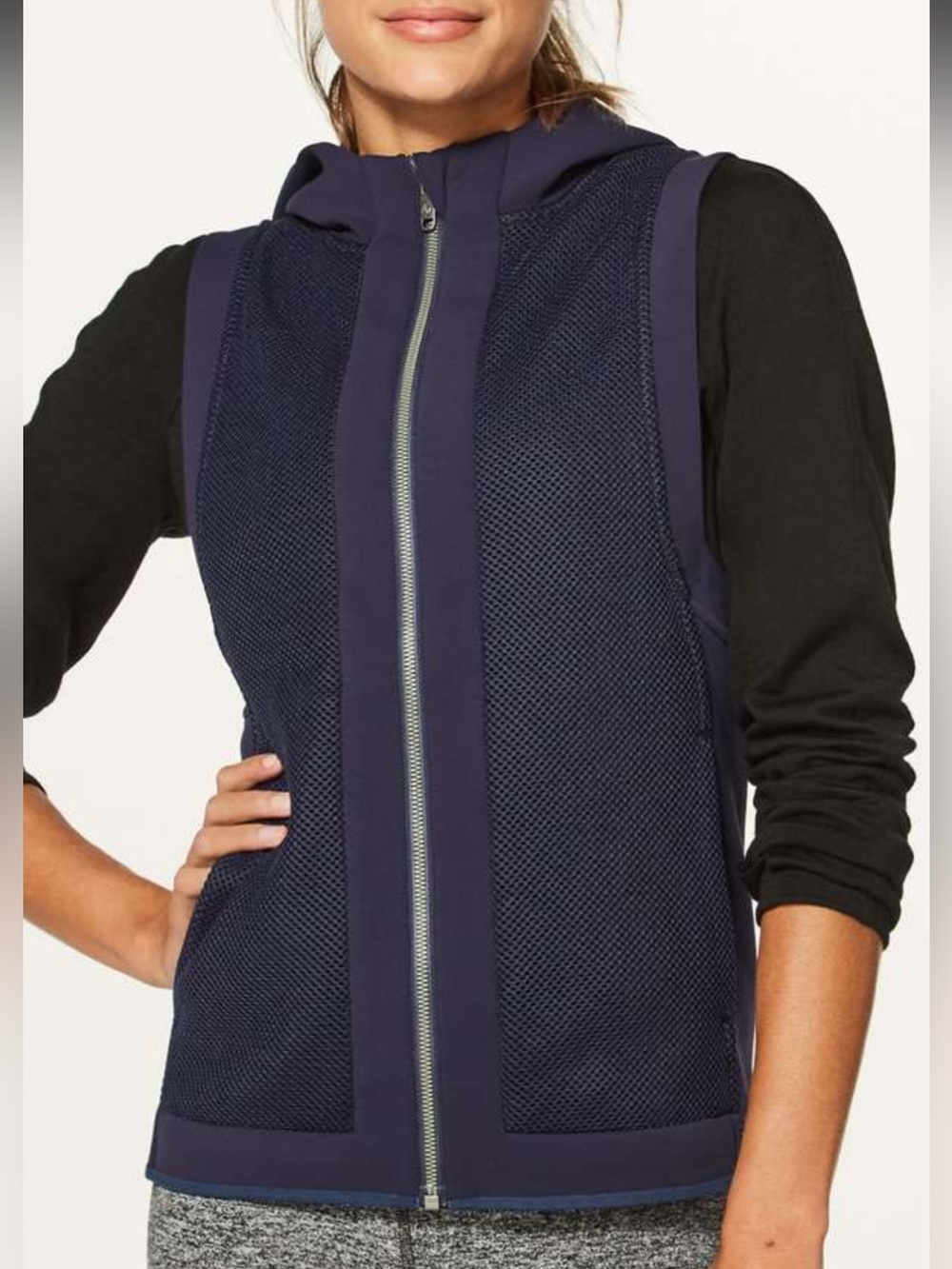 LULULEMON The Spaces In-Between Vest with Hood Size 4 - Picture 4 of 5